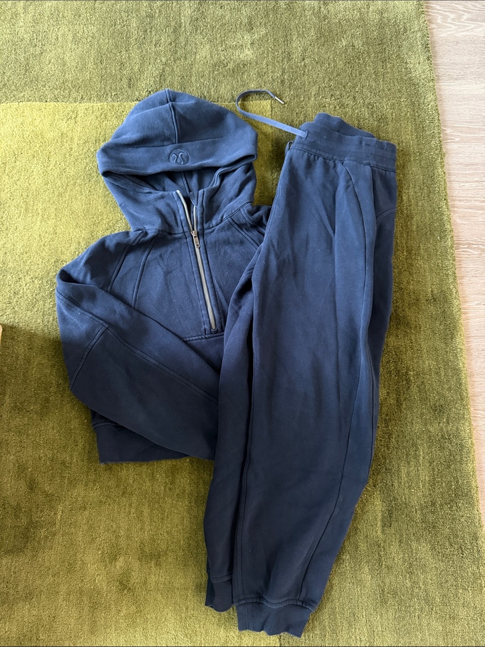 Lululemon scuba set SZ S (4 top / 6 bottoms)